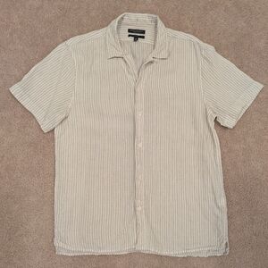 Banana Republic Men's Striped Relaxed Fit Short Sleeve Linen Shirt